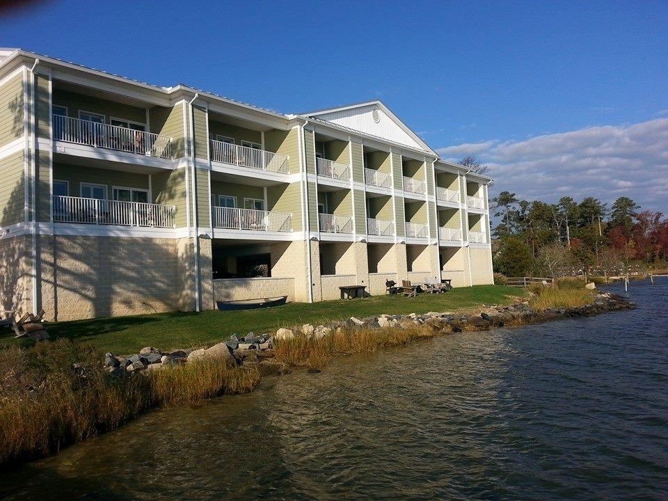 Island Inn & Suites, Ascend Hotel Collection Piney Point Exterior photo